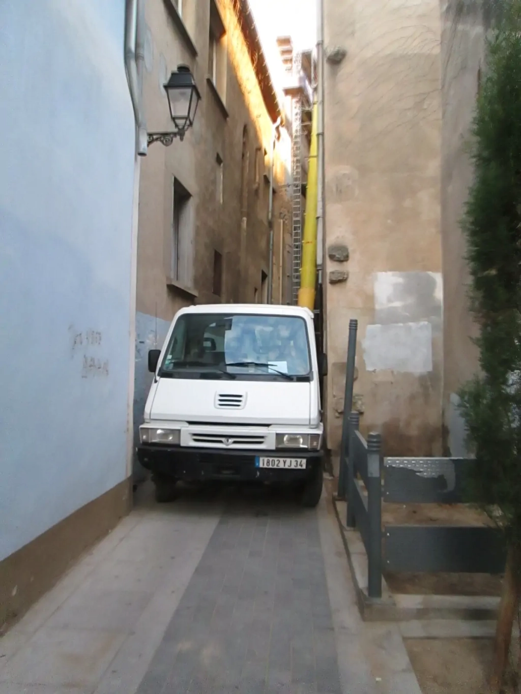 Location d'une benne Rue Carles à Béziers